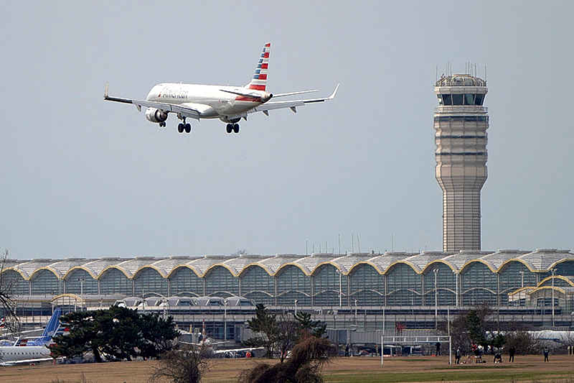 US government wants to spend billions to  revamp aging air-traffic control system